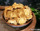 炸茄盒时有人沾面粉有人沾淀粉都不对用错方法难怪不香脆2025年5月19日
